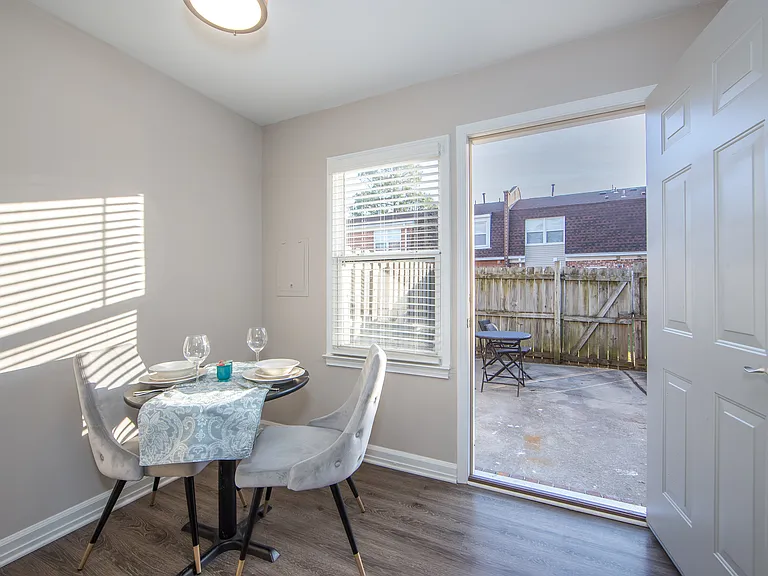 51 Queensbury Way — Photo 2