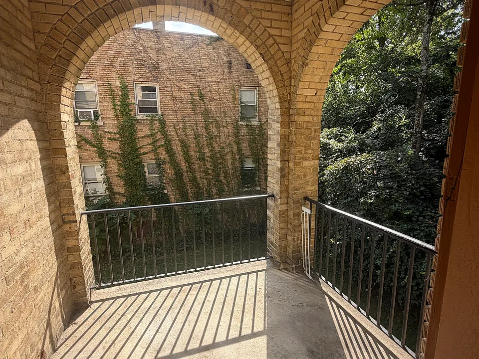 700 Chalfonte Pl #12