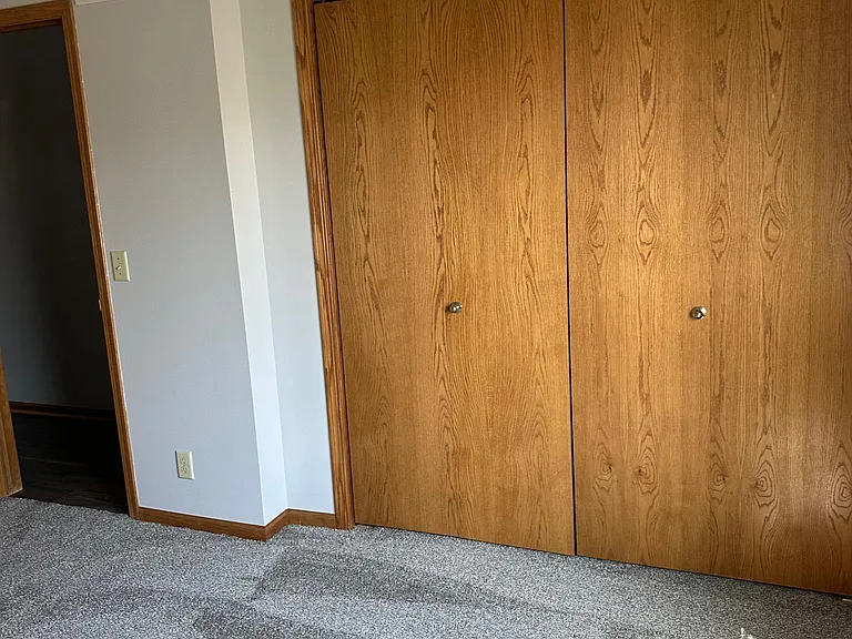 915 Phillips Dr — Photo 19