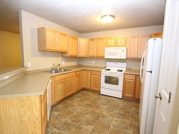 3rd image of 2326 14th Ave S APT 10