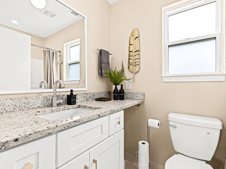 18381 Sharon Ln #18381 — Photo 9
