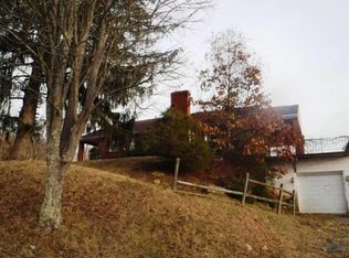 11 Short Rd, Scenery Hill, PA 15360