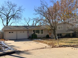 745 College Heights Cir, Manhattan, KS 66502