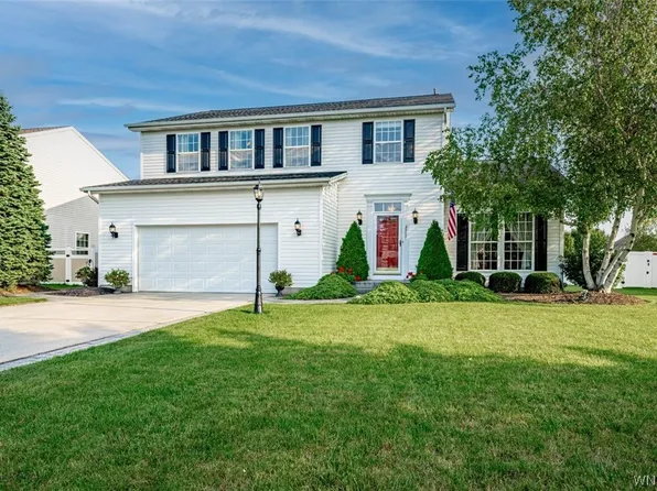 3767 Trails End Ln, North Tonawanda, NY 14120