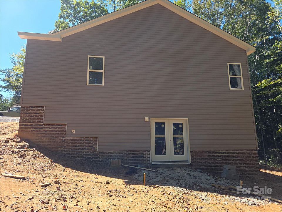 2nd image of 126 Meadowfall Ln