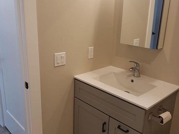 5th image of 1706 Grove St #7