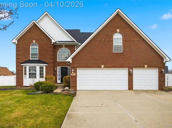 31480 Daisy Ct, Brownstown, MI 48173