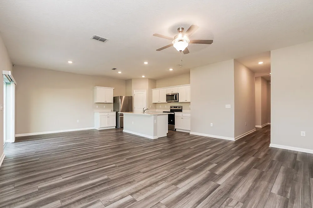 4 bed, 3.0 bath, 2260 sqft, $2,545 — Photo 4