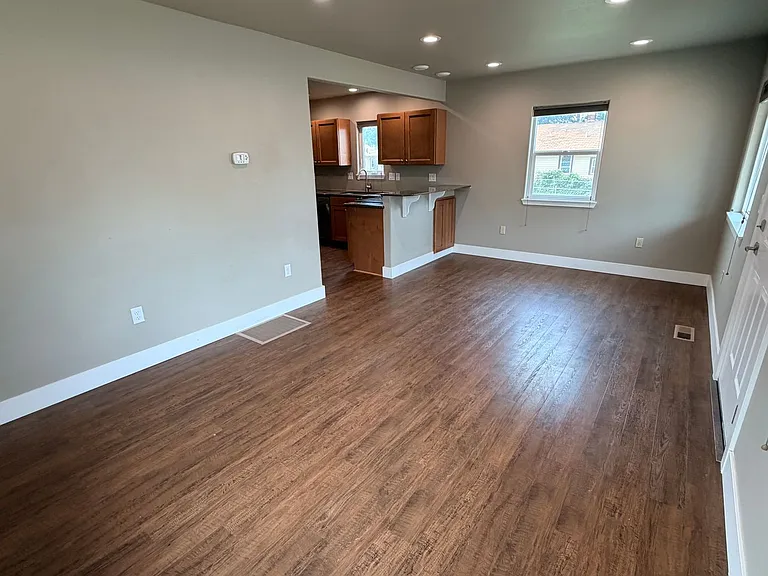 1006 Cascade St — Photo 5