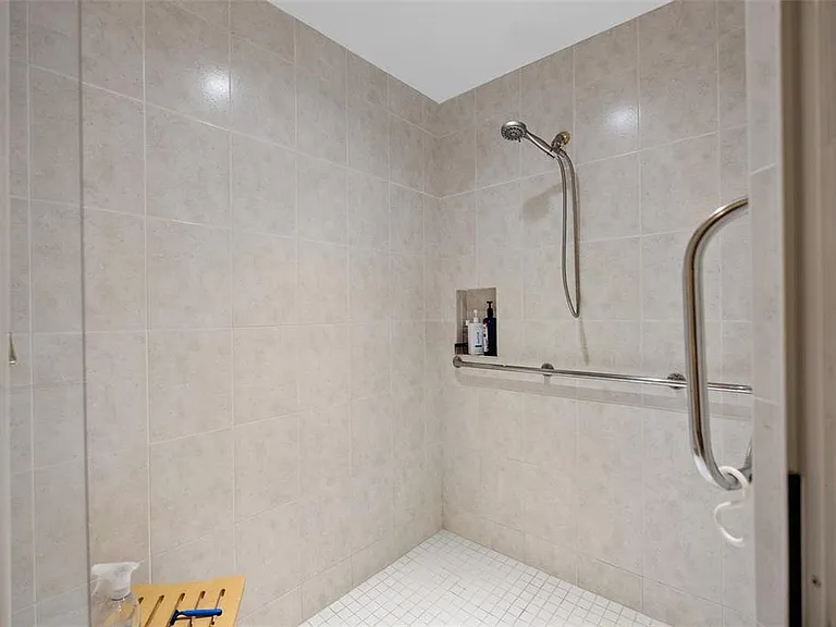 100 Beach Dr NE #1501 — Photo 42