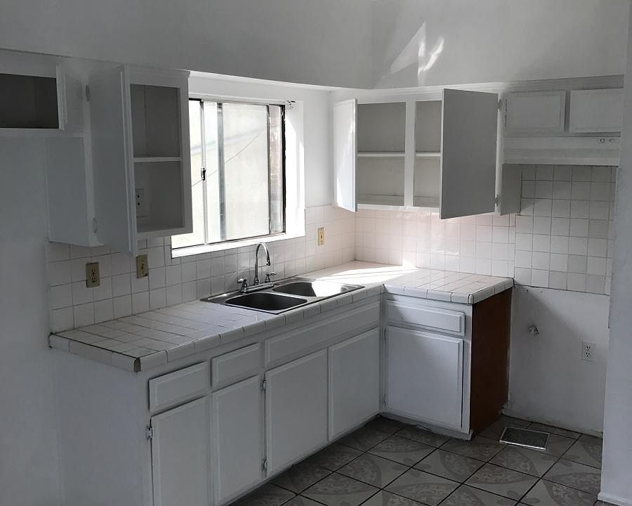 1st image of 1094 Dawson Ave