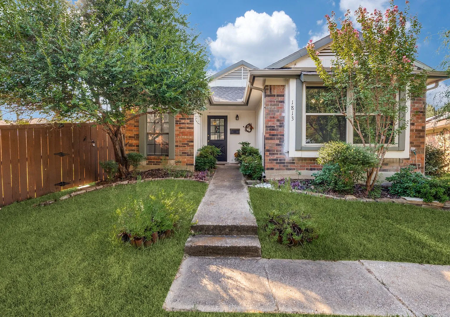 Charming 2 Bed, 2 Bath Single-Story Home in Sherwood Place, Carrollton Move-In Ready and Availabl... — Photo 1