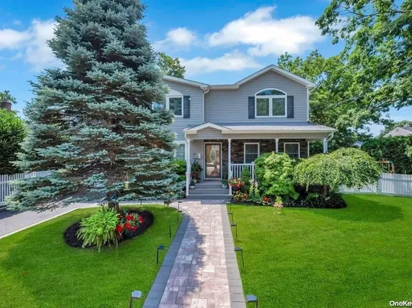 200 Greenwich Avenue, Massapequa Park, NY 11762