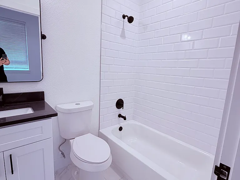 1417 Kramer Ln #7 — Photo 9