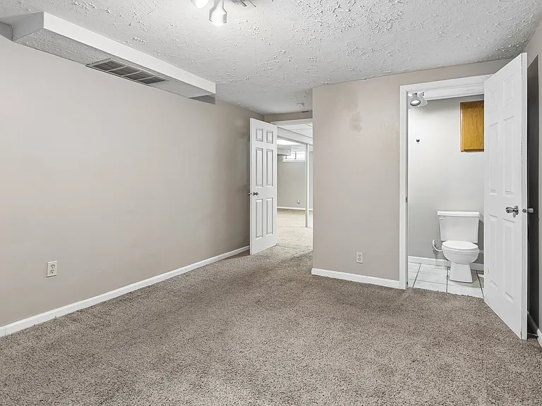 9330 Miami St — Photo 17
