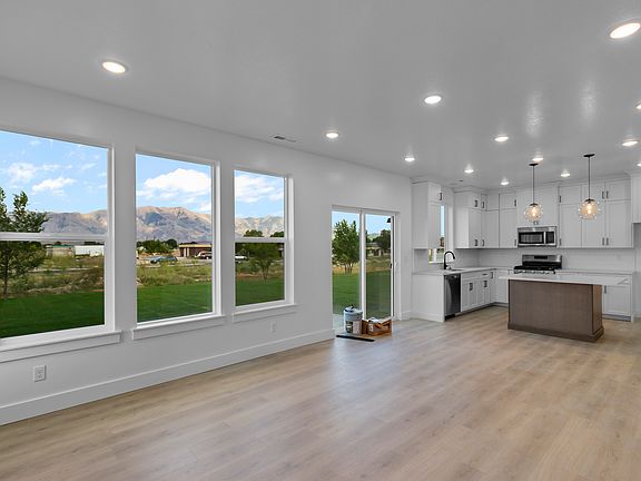 7th image of this home
