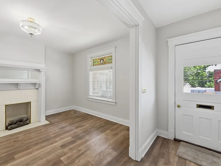 344 Helen St #1 — Photo 9