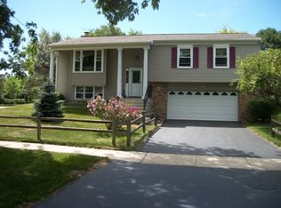 243 E Old Bridge Rd, Palatine, IL 60067