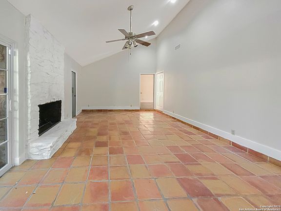4th image of 16320 AVENIDA DEL LUNA