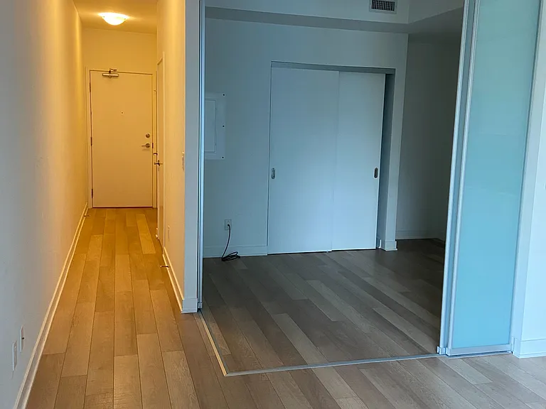 210 Simcoe St #802 — Photo 6