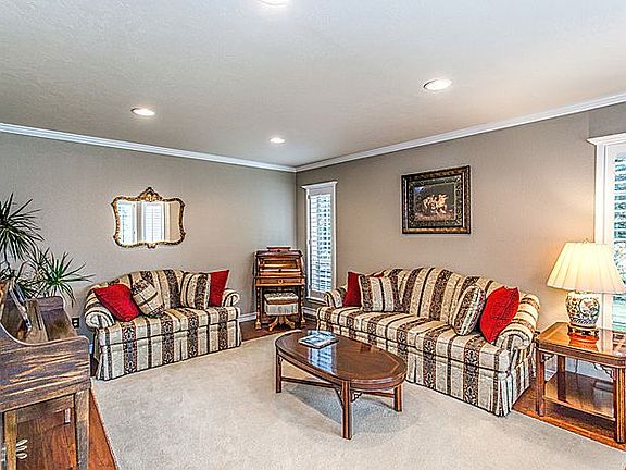 4th image of 909 Gleneagles Dr