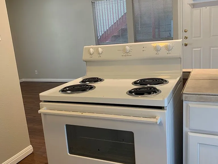 105 E 38th St #100-303 — Photo 8