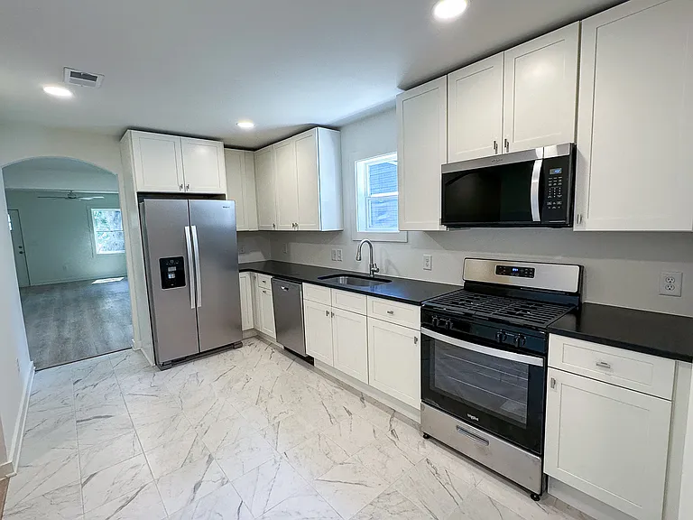 2346 Sorentrue Ave — Photo 3