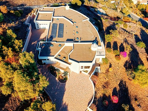 5th image of 864 Montclair Dr