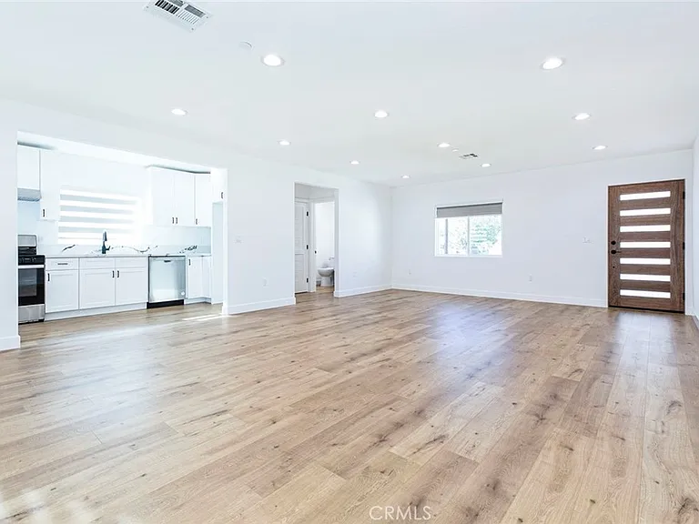 12340 Lull St — Photo 9