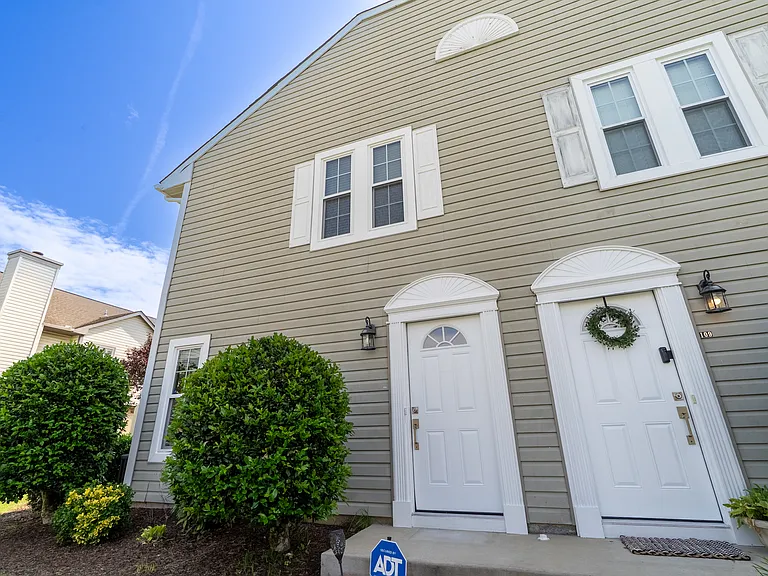 105 Seaside Ln — Photo 4
