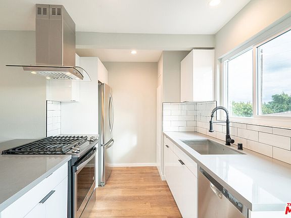 5th image of 5847 Willoughby Ave APT 1