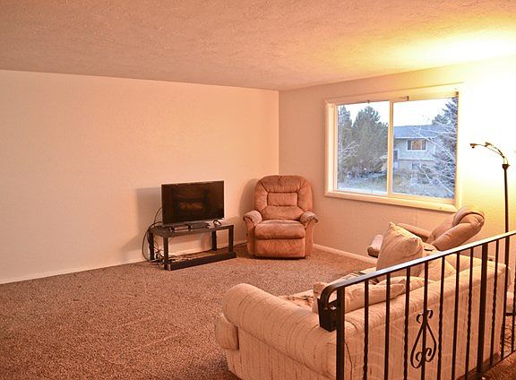 4th image of 2235 Calico Dr
