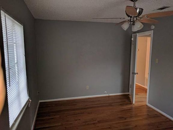 4th image of 2916 Elm Park