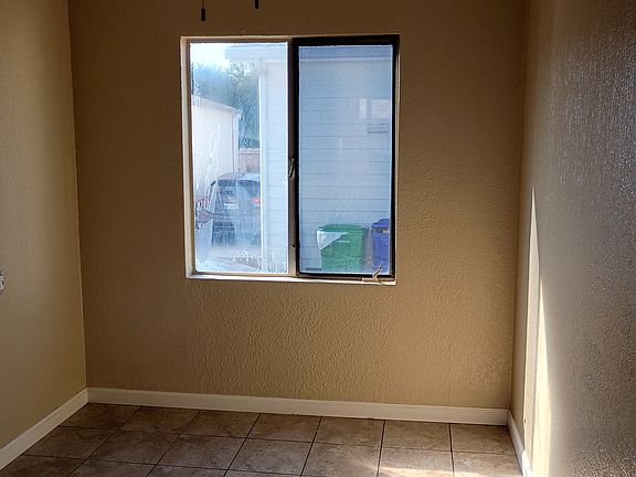 5th image of 230-250 Smalley Ave #242