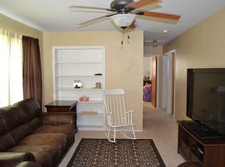 115 E McKenzie Rd, Greenfield, IN 46140