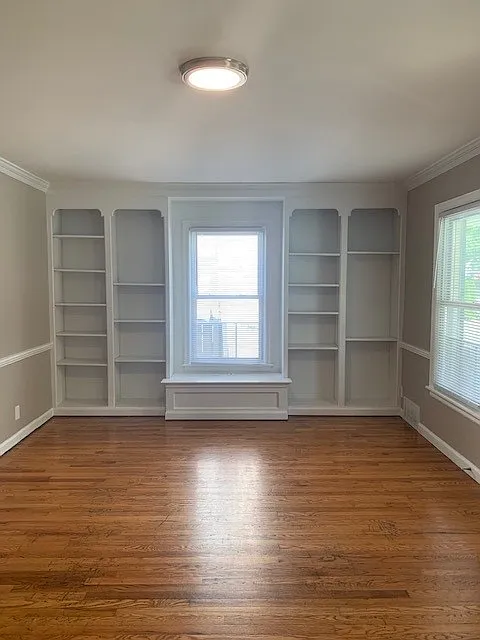 3 bed, 874 sqft, $2,970 — Photo 2