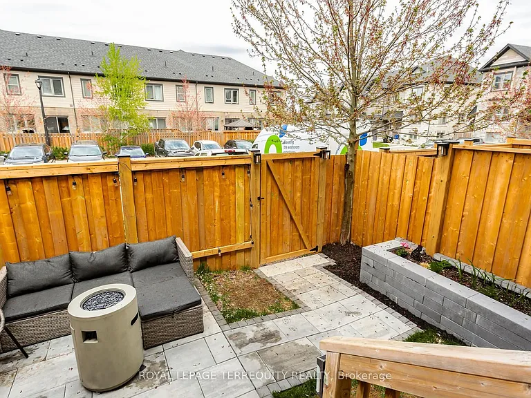 10 Deneb St — Photo 27