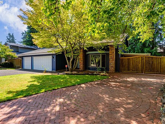 3rd image of 1829 Russet Dr