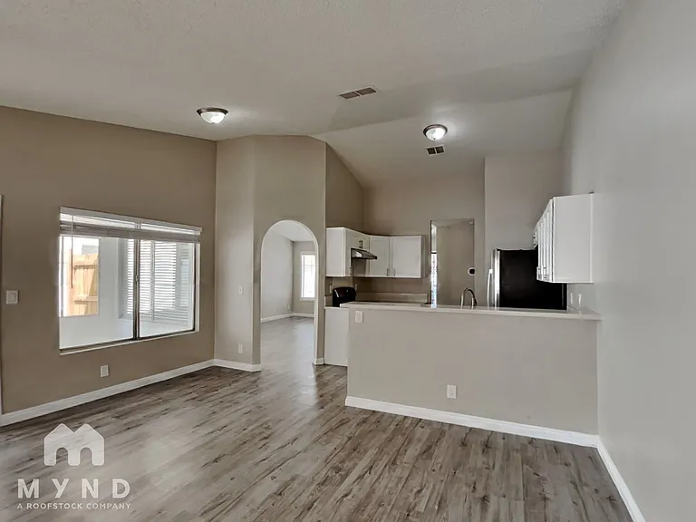 5681 Odessa Dr — Photo 6