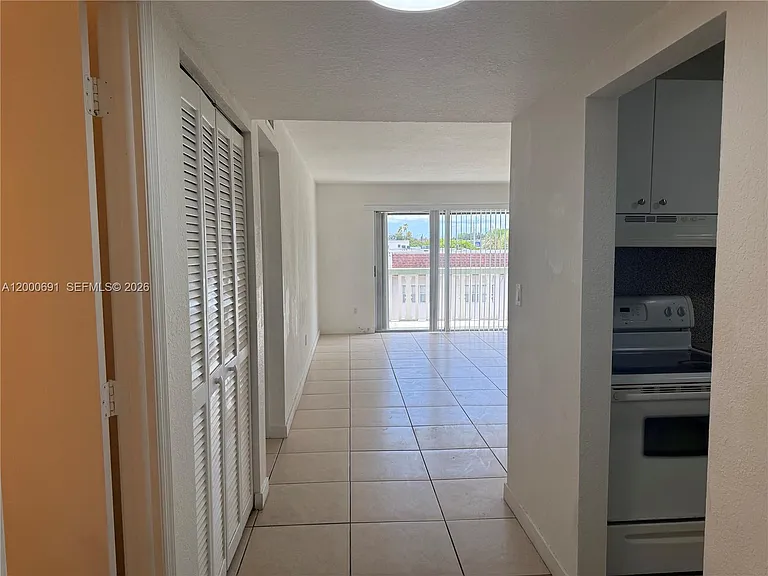 15201 NE 6th Ave #C304 — Photo 5