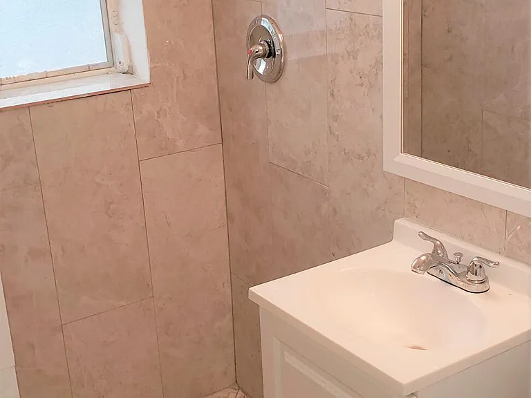 737 NE 16th Ave #4 — Photo 14