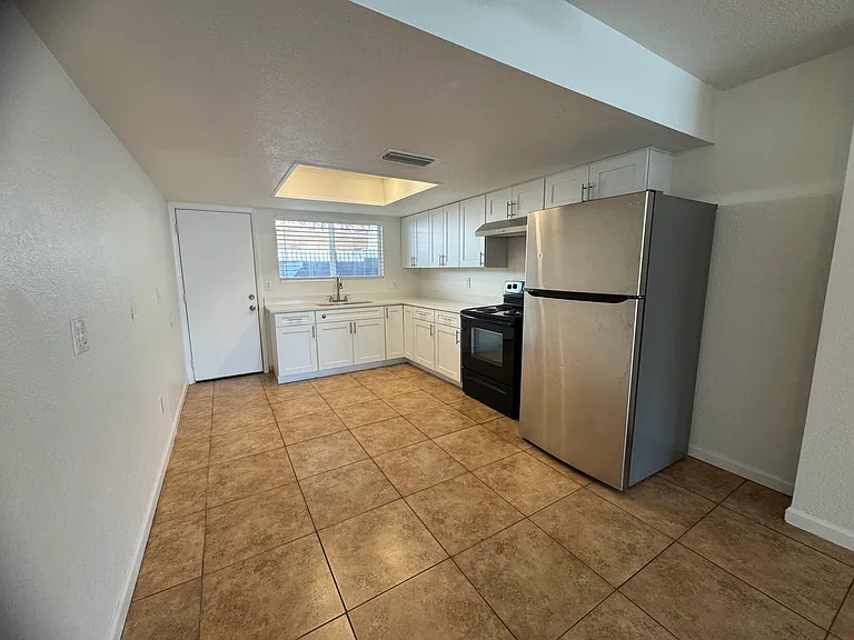 8108 N 33rd Dr #2 — Photo 3