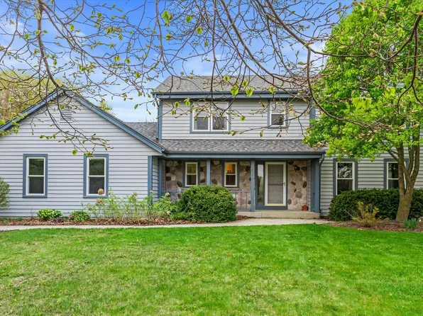 4039 W Cypress LANE, Franklin, WI 53132
