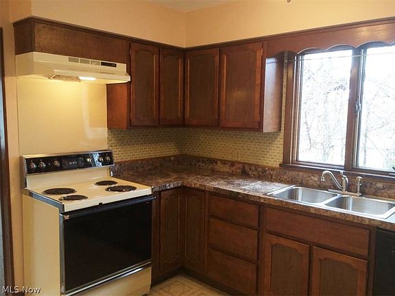 5th image of 17910-17912 Chagrin Blvd