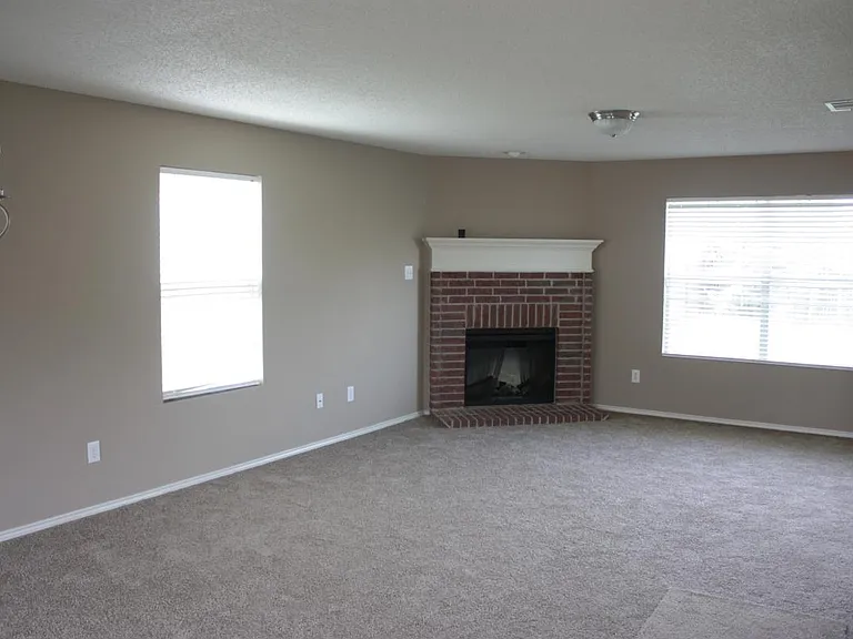 309 Dakota Ridge Dr — Photo 2
