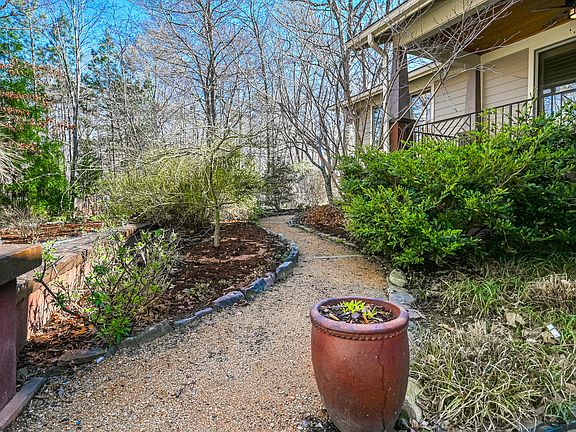 4th image of 120 Little Doe Ln