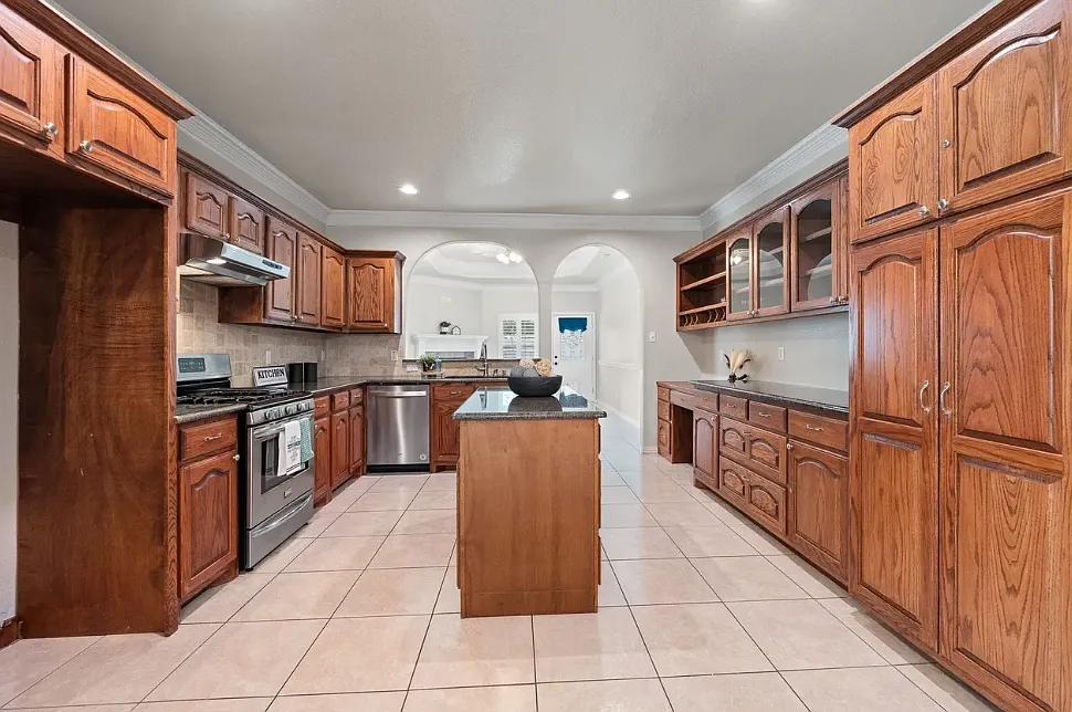 4001 Dexter Ave — Photo 4