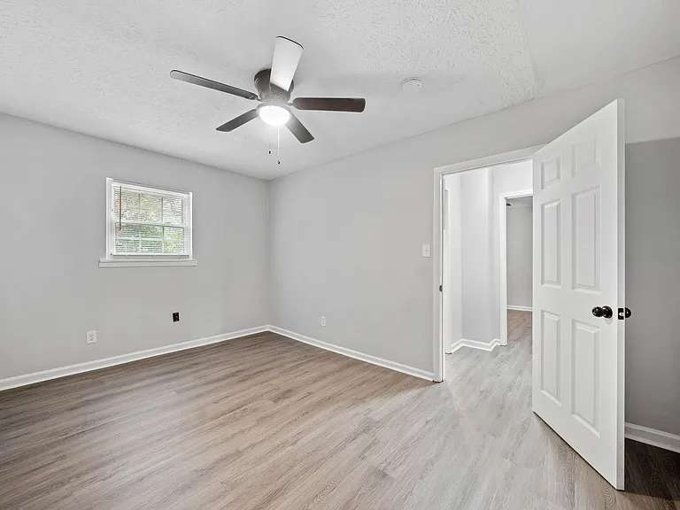Dawkins Gardens Apartments — Photo 9