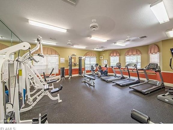 5th image of 8163 Ibis Cove Cir