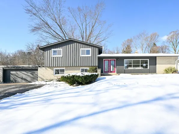 5135 South Menard DRIVE, New Berlin, WI 53151
